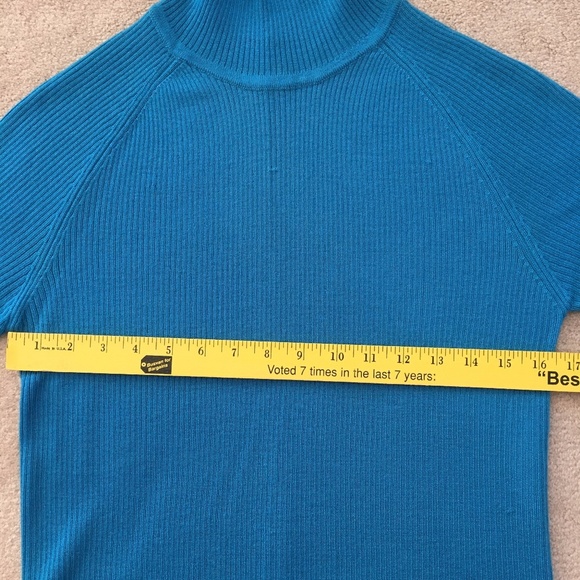 ⭐️ Blue Short Sleeve Turtleneck Wool Sweater - Picture 2 of 6